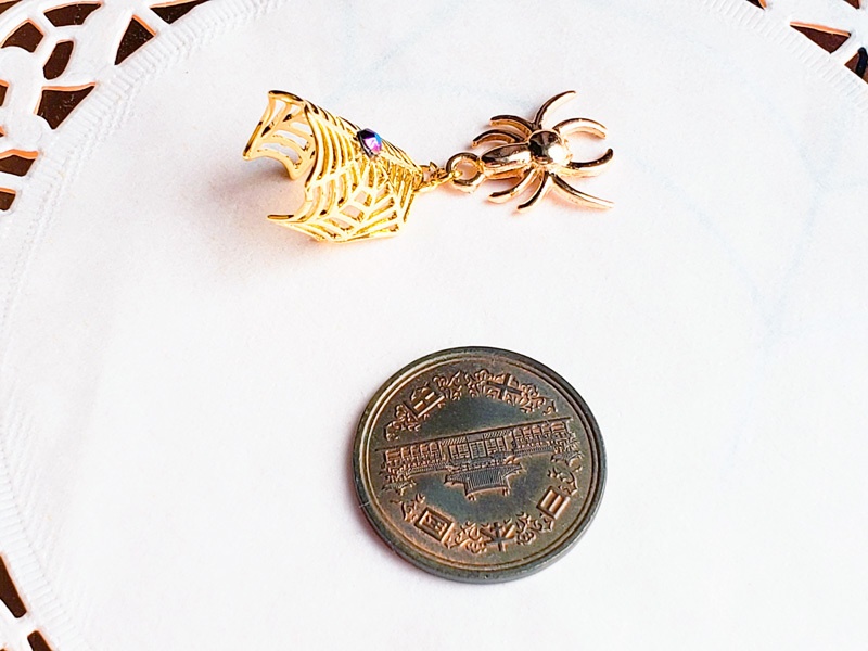 黄金蜘蛛の耳飾り イヤーカフ