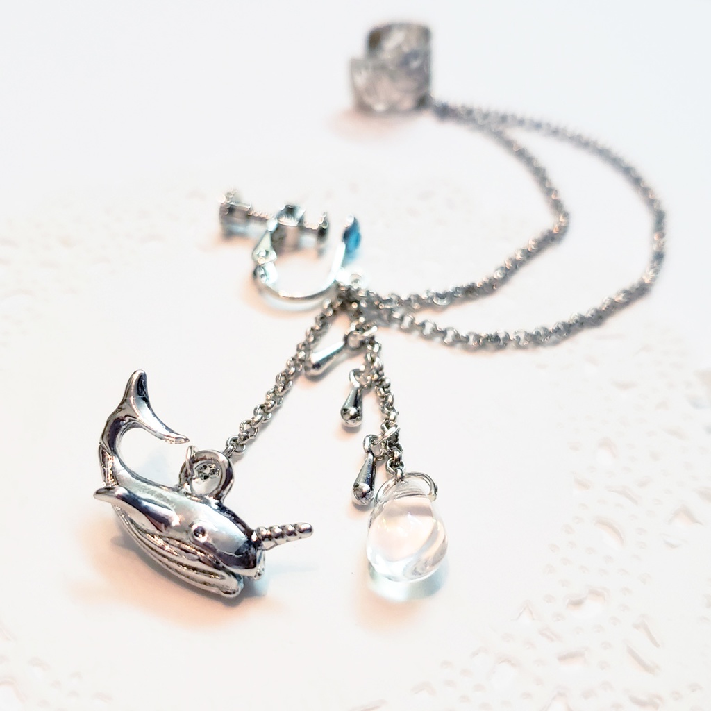 一角クジラの耳飾り/鯨の連結イヤーカフ