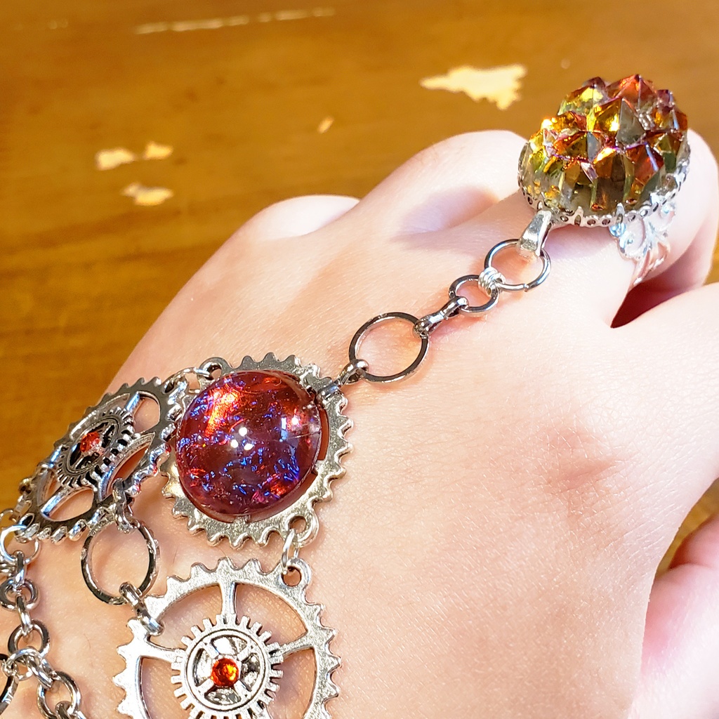 魔法使いの腕飾り【火】指輪・腕輪・複合アクセサリー