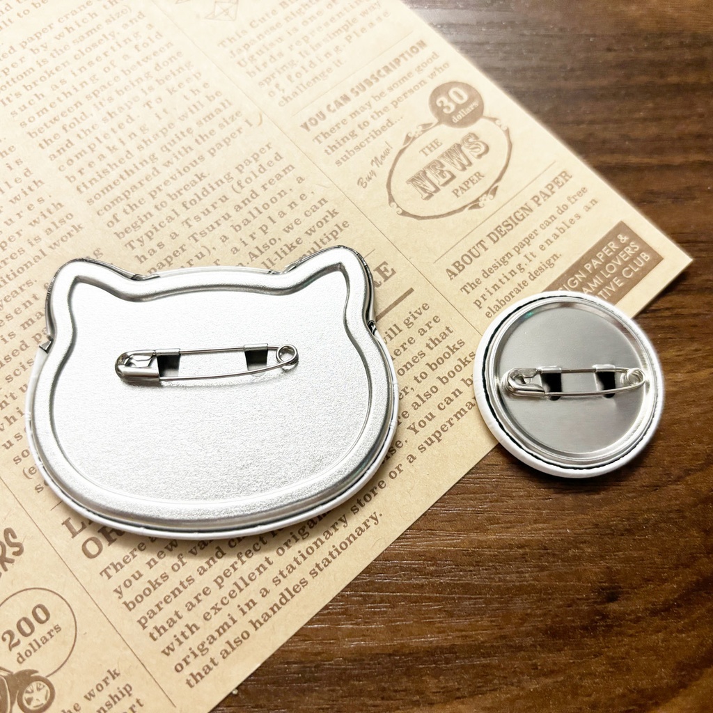 ねこ探偵シャムロックの相棒缶バッジセット