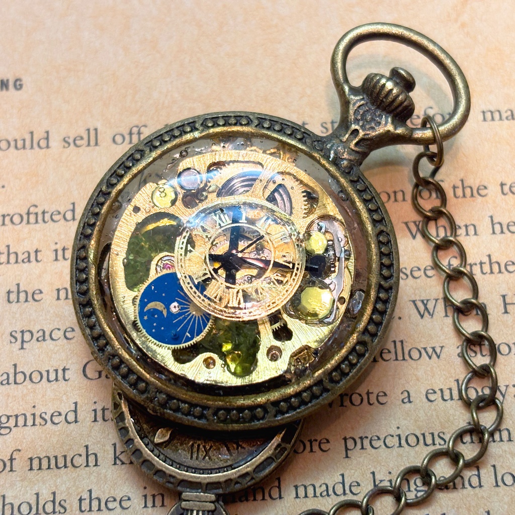 蒸気婦人の帯留め【スチームパンク風】時計部品と鉱石のアクセサリー