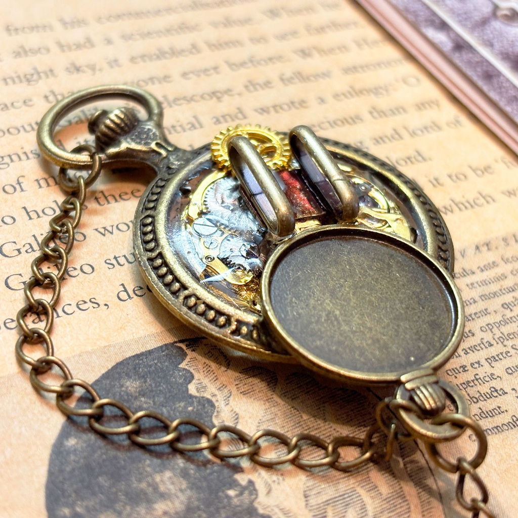 蒸気婦人の帯留め【スチームパンク風】時計部品と鉱石のアクセサリー
