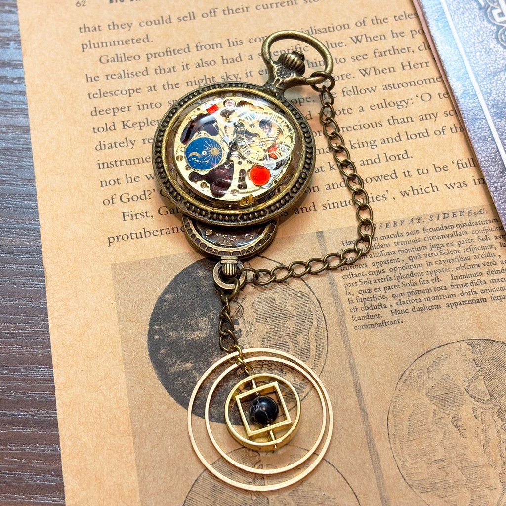 蒸気婦人の帯留め【スチームパンク風】時計部品と鉱石のアクセサリー