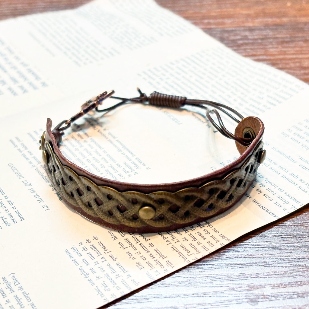 革のブレスレット【スチームパンク風】錠前のマンテル