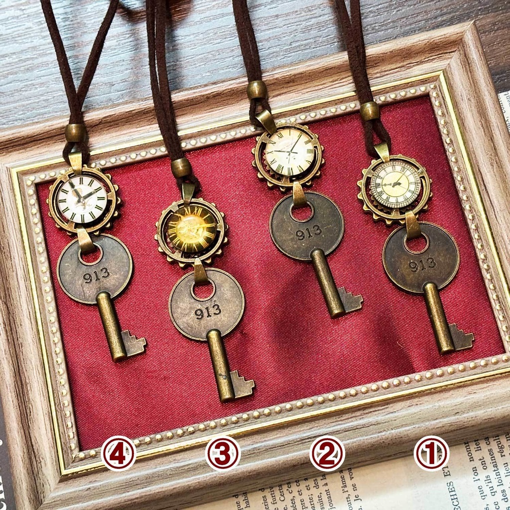 鍵のロングペンダント