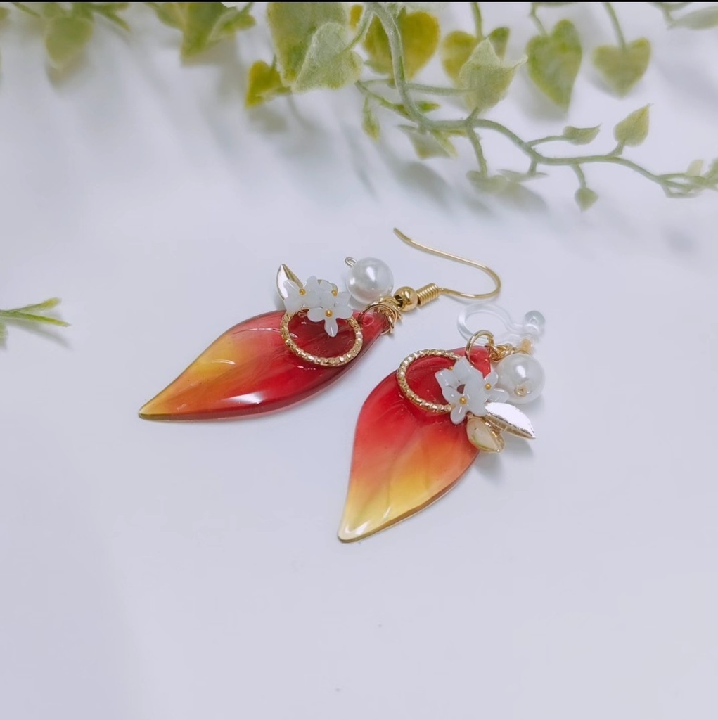 【少数再販】銀木犀×紅葉ピアス
