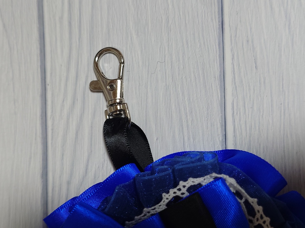 【現品限り】青×黒 お花のデコ硬質ケース B8サイズ