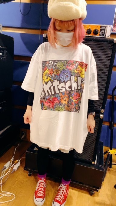 KitschなTシャツ