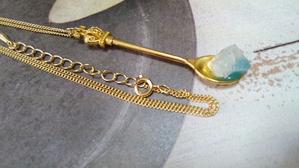 金のスプーンのネックレス(グリーン)