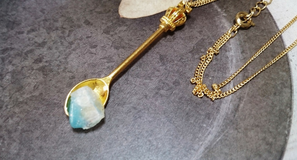 金のスプーンのネックレス(グリーン)