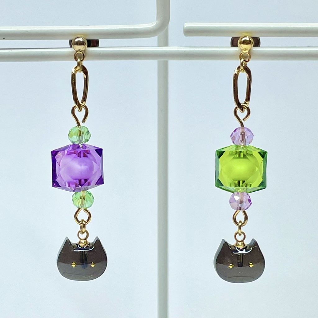 二人のキラキラピアス