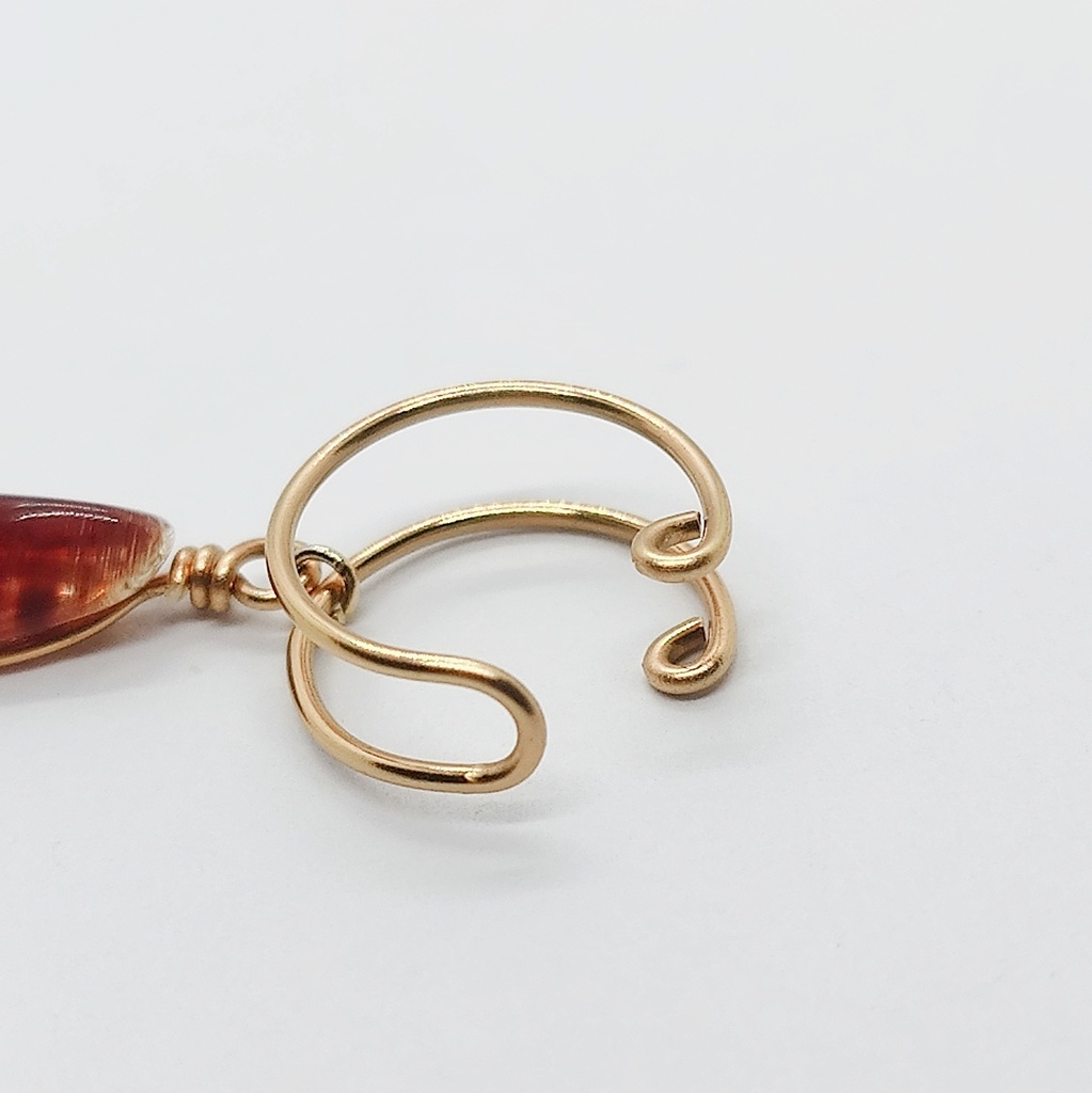 イヤーカフ レッドアンデシン 真紅の一粒