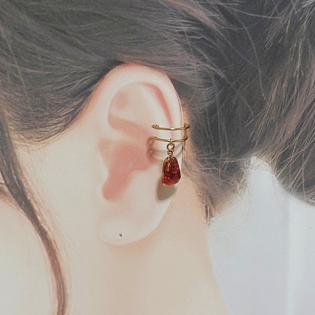 イヤーカフ レッドアンデシン 真紅の一粒