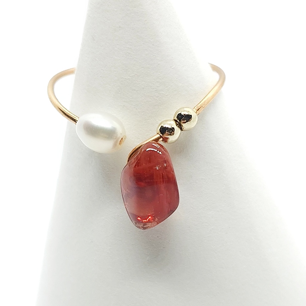 リング レッドアンデシン×淡水パール 真紅と純白