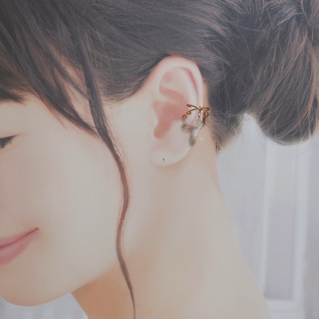 希少 イヤーカフ ハーキマーダイヤモンド 氷の欠片