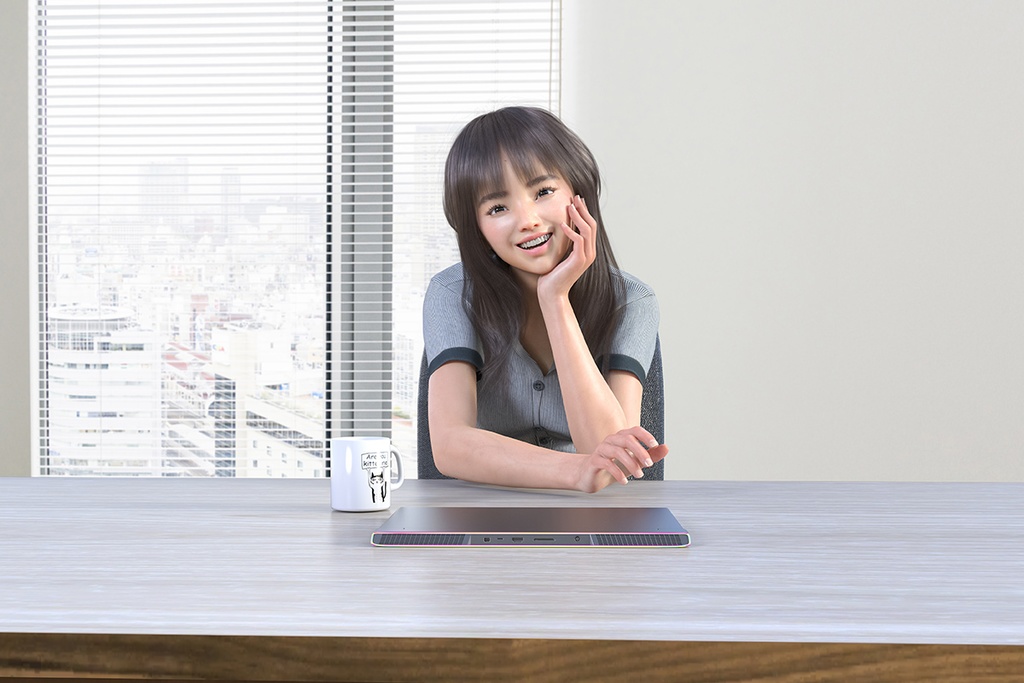構想ビルの一室の窓際で可愛い笑顔の女性社員が頬杖をする