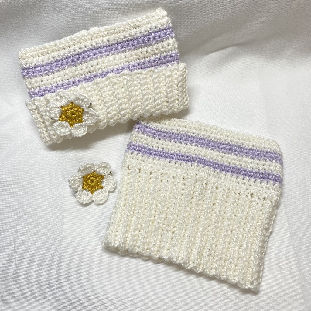 お花のブローチ付きスクエアニット帽