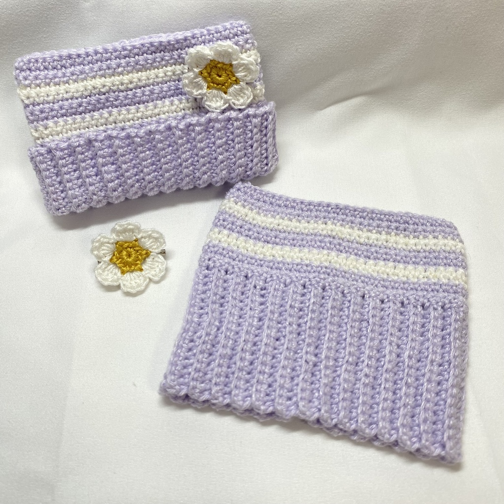 お花のブローチ付きスクエアニット帽