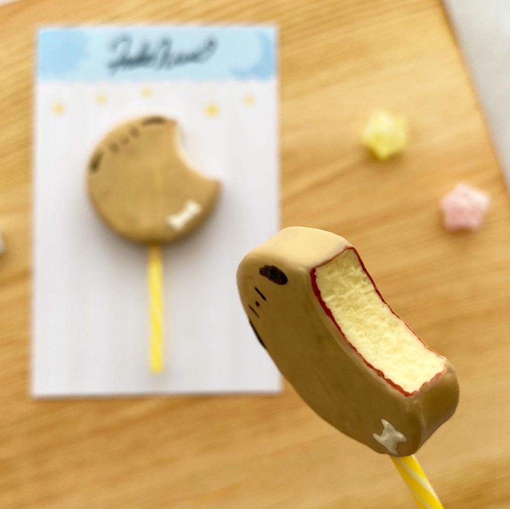 かじりかけロリポップケーキ(カフェモカ味)