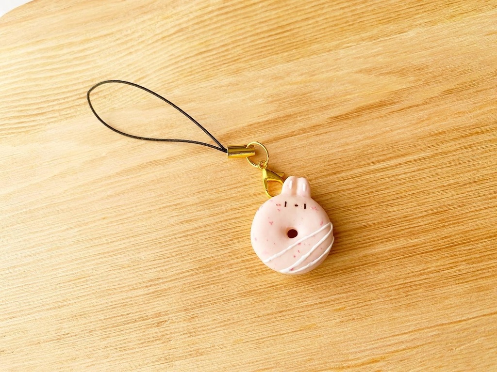 うさぎのいちごドーナツ