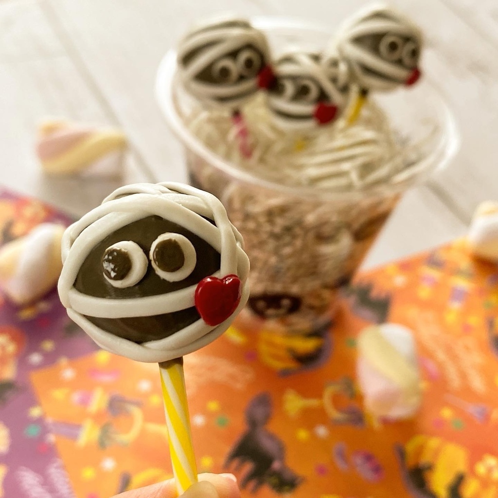 ミイラのチョコケーキポップ