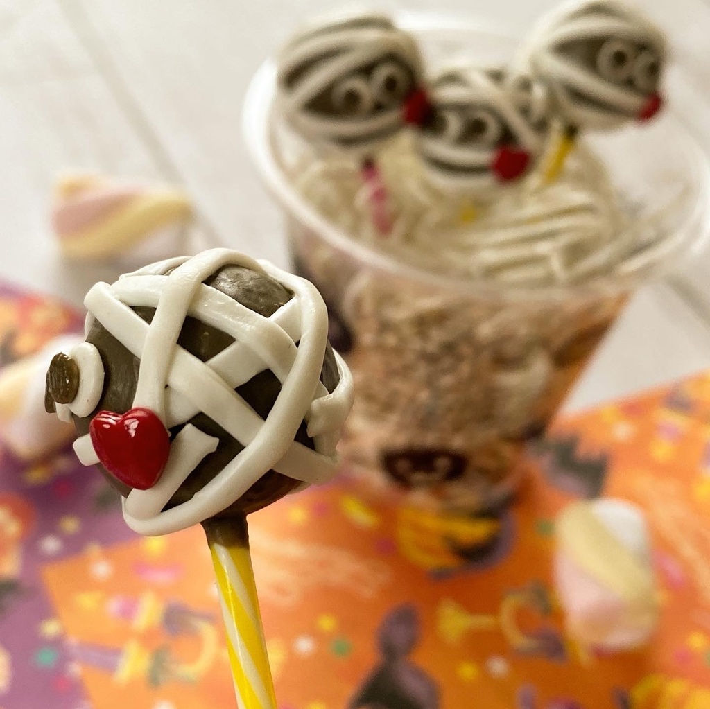 ミイラのチョコケーキポップ