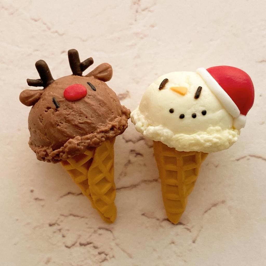 雪だるまのアイスクリームキーホルダー