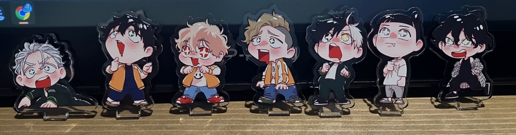 食べ物横にいるチビアクスタ