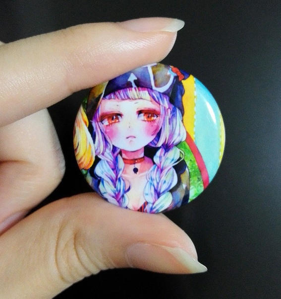 白雪姫と魔女の缶バッチ