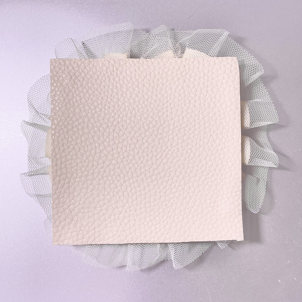 スクエアサイズ硬質カードケースデコ🤍whip cream