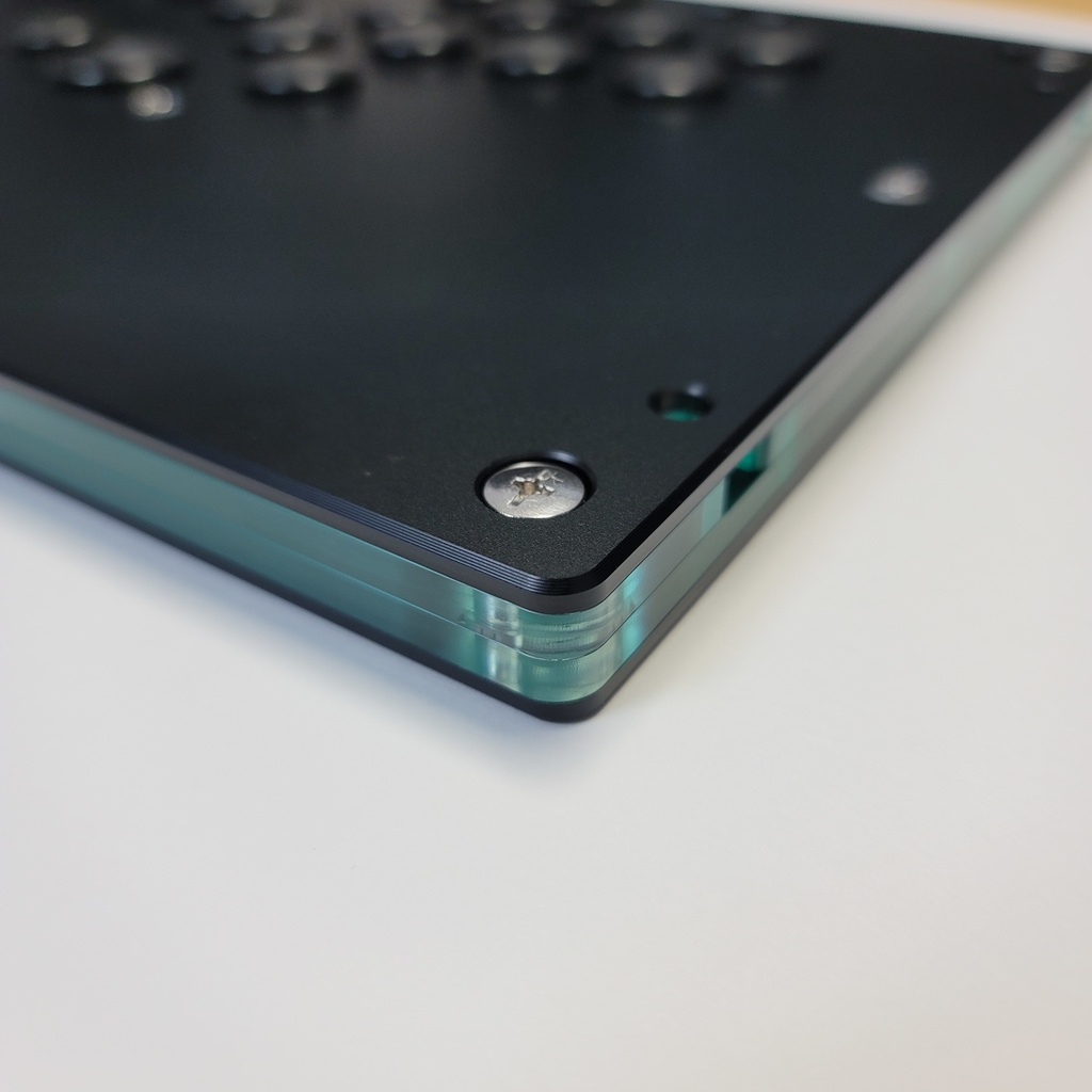 静音薄型レバーレスコントローラー「silent box」