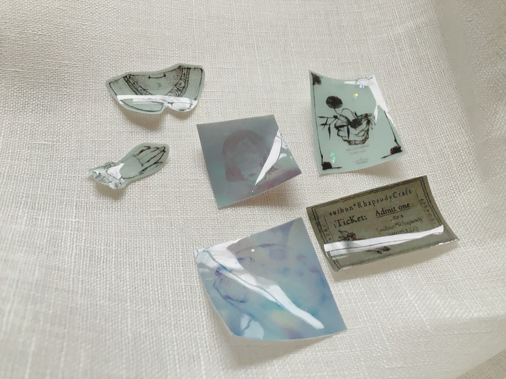 透けて潤むシール