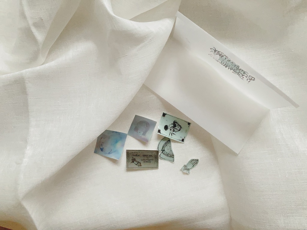 透けて潤むシール