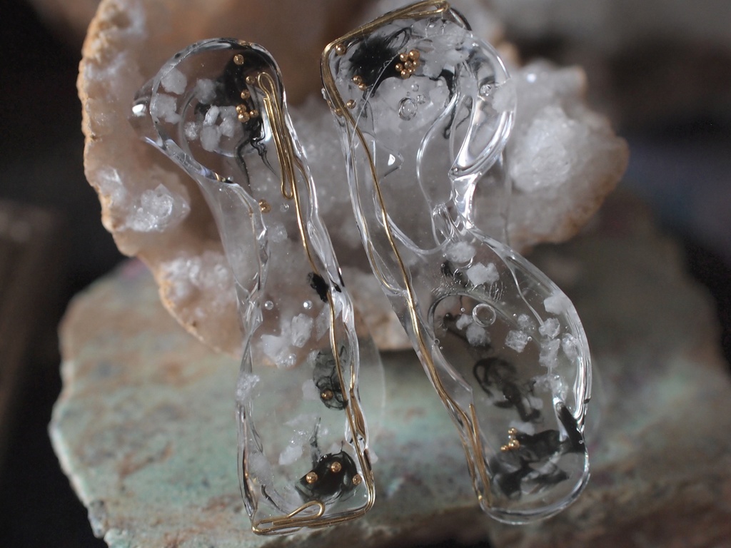 滴る黒(ピアス)