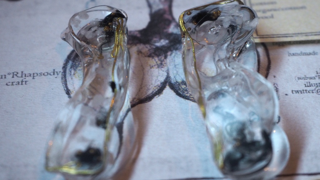 滴る黒(ピアス)