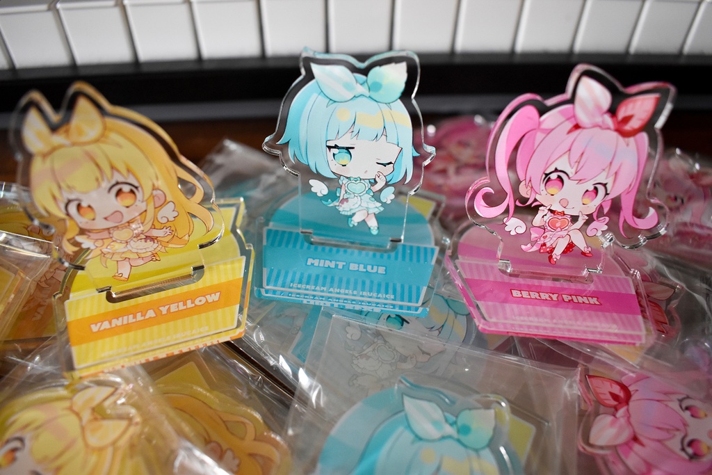 「みいるか」さん アクリルスタンド 4枚セット カードスタンド アクリルスタンド カード立て L型 ミニ 4*2cm