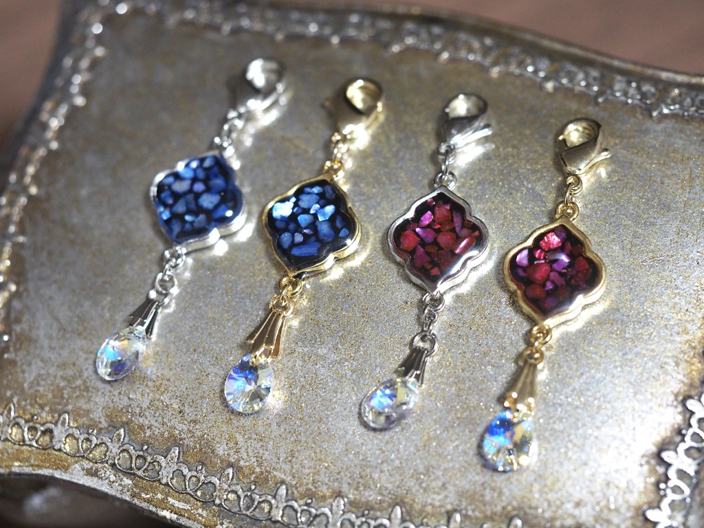 石付き螺鈿細工風チャーム