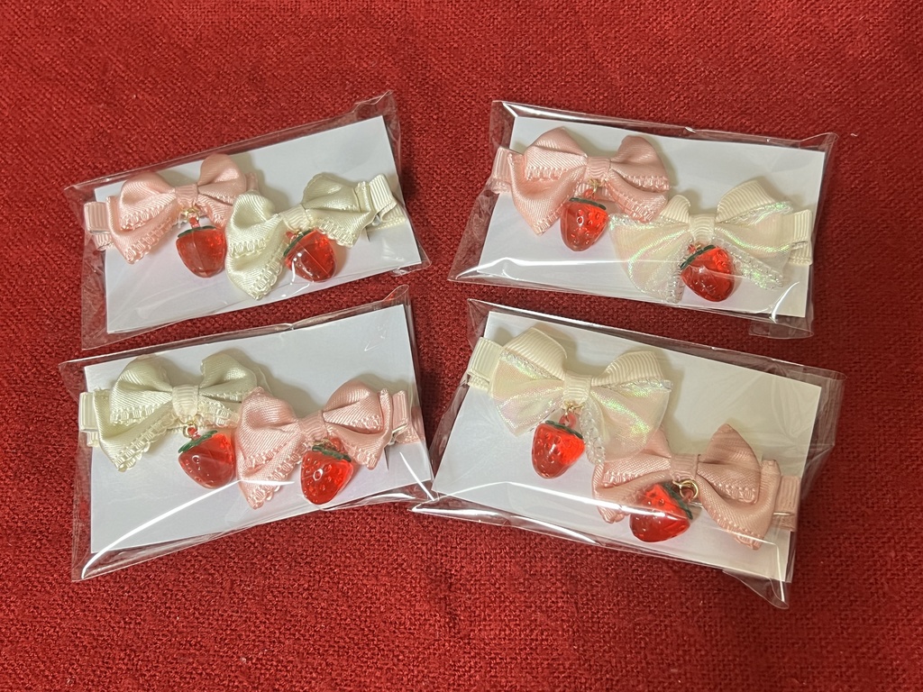 贅沢いちごのヘアクリップ (2種1セット)