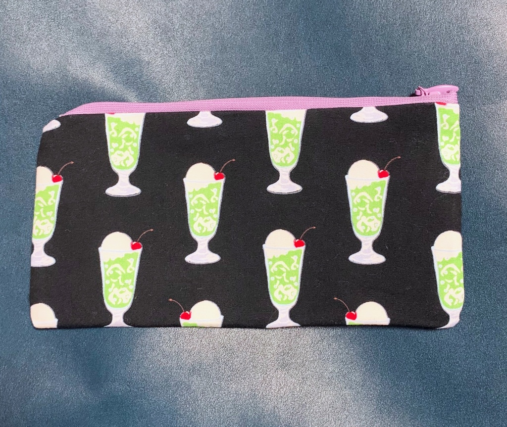 メロンソーダポーチ