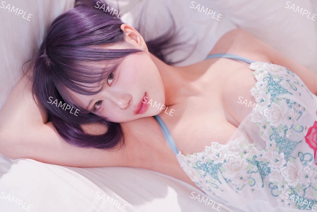 デビュー写真集2冊セット❤︎ 《OFFRECORD・非公開領域》ダイカットステッカー付き