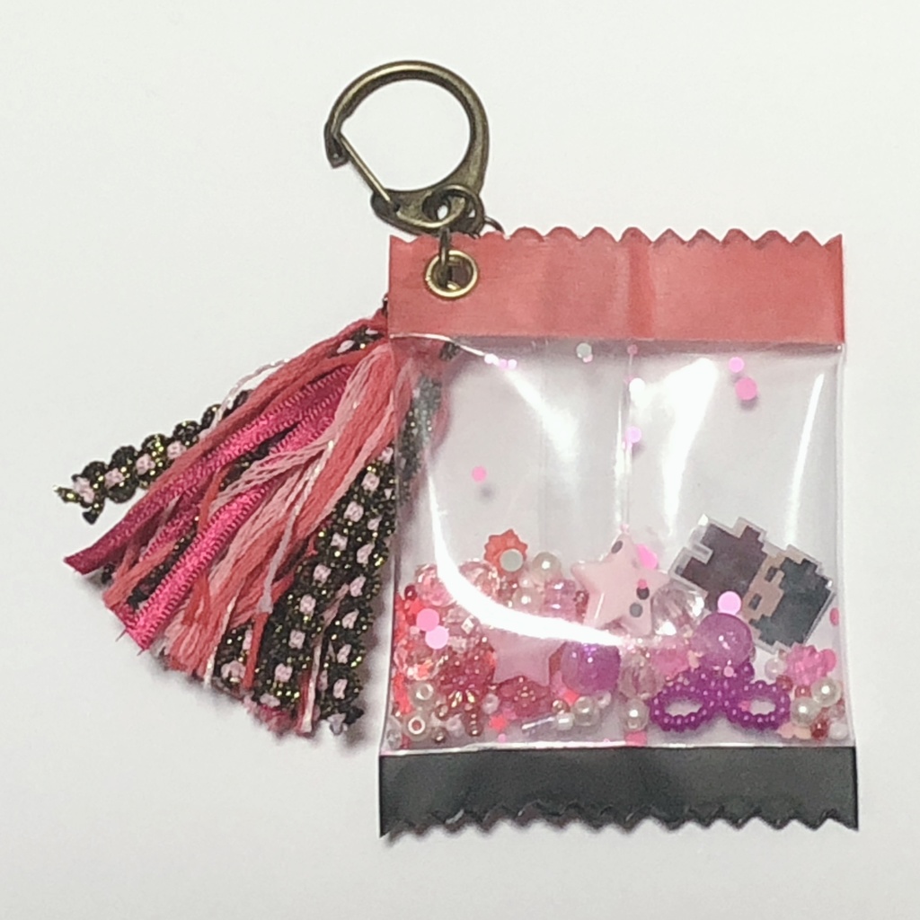 呪鬼シャカシャカストラップ【w/r/w/r/d/!/】