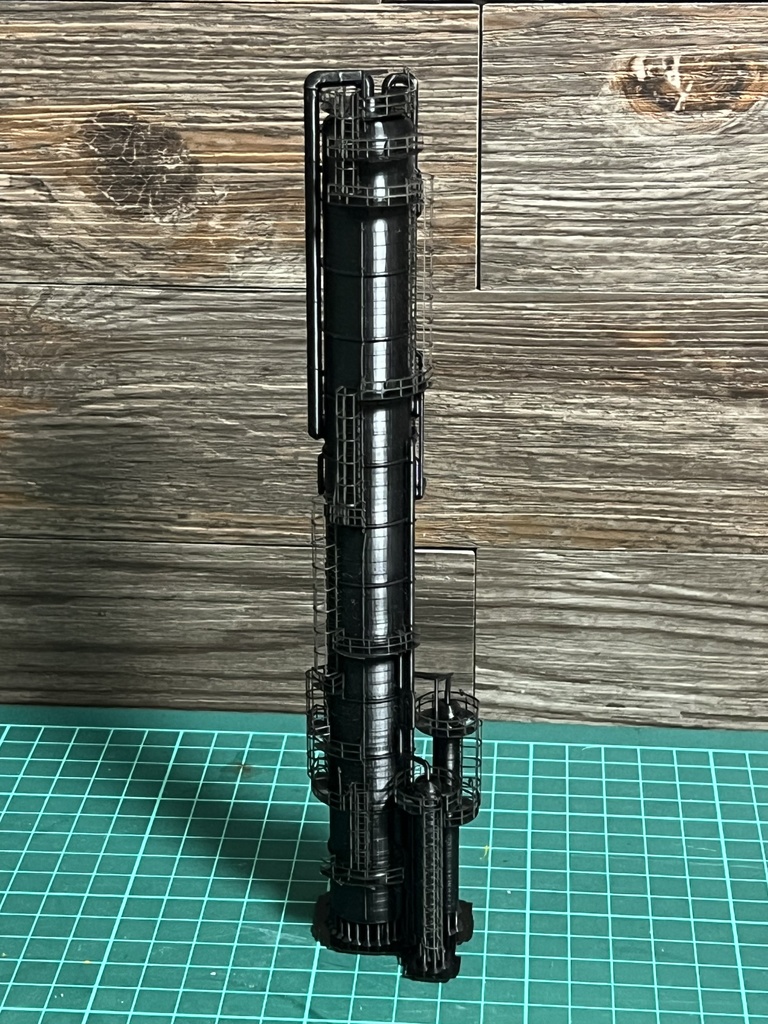 (ジャンク)大型蒸溜塔　未塗装モデル