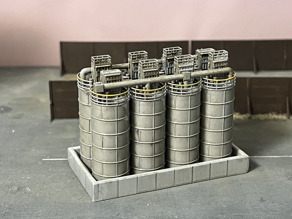 1/150 化学プラント　タンク設備　塗装済み完成品