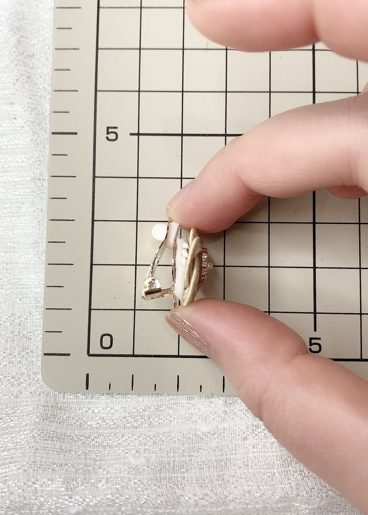 花うらないイヤリング・ピアス~ベージュ~