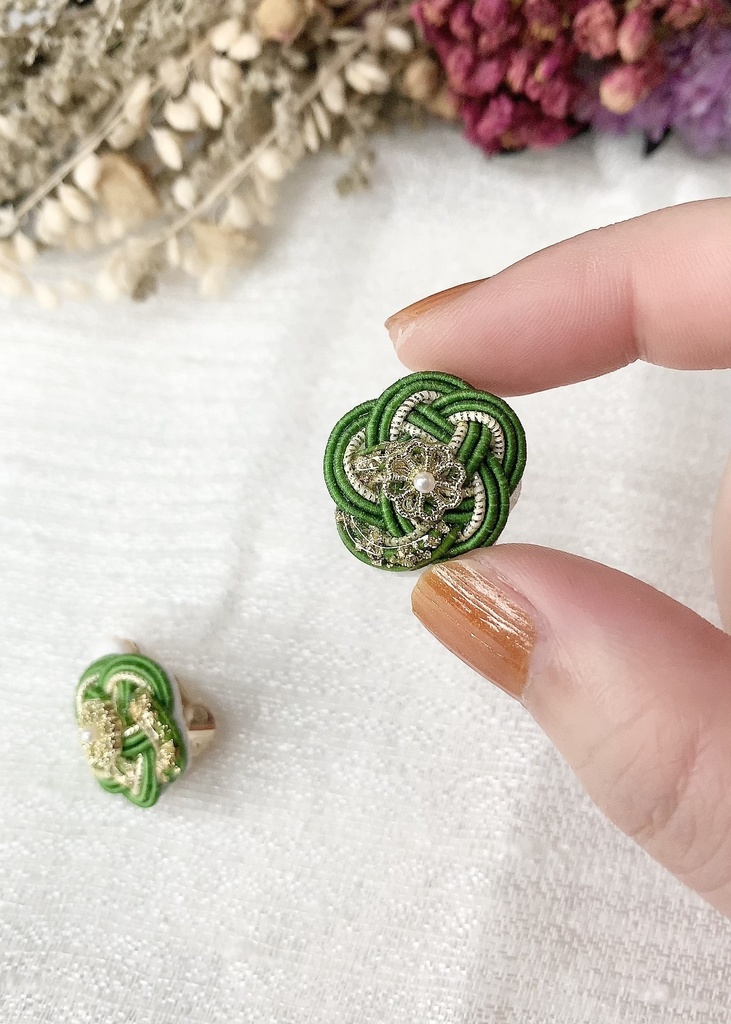 花うらないイヤリング・ピアス(カーキ)