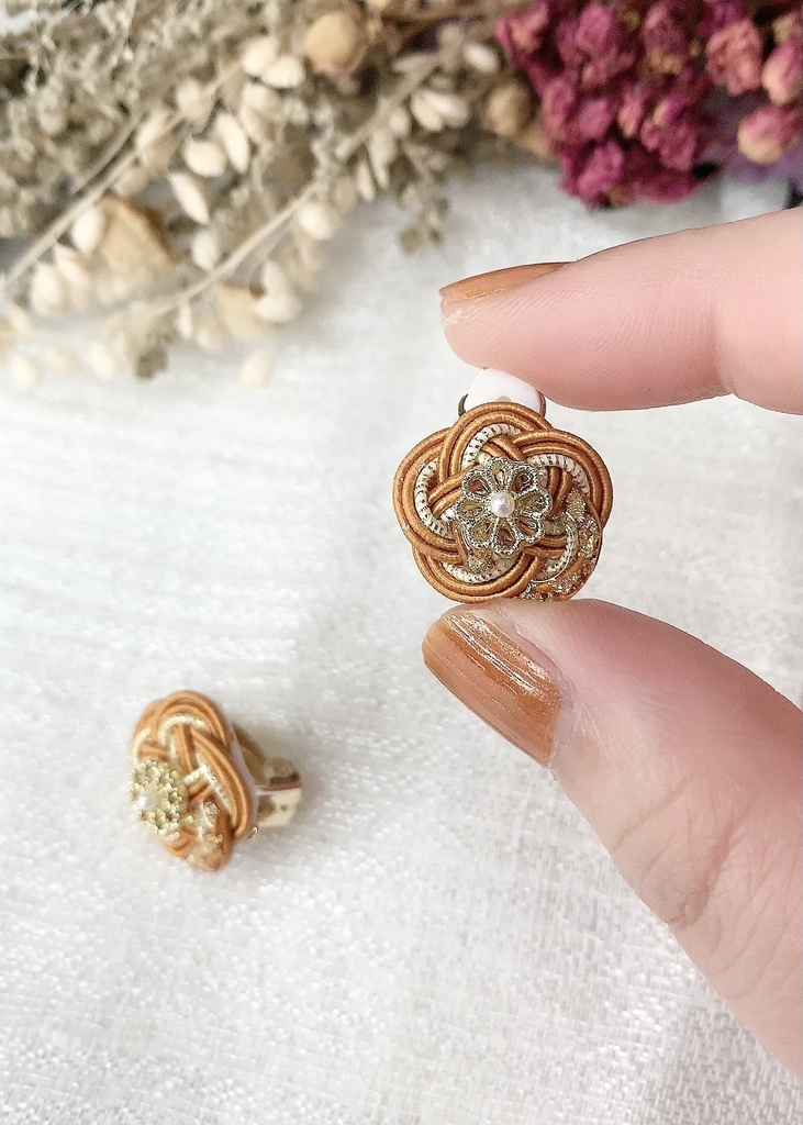 花うらないイヤリング・ピアス(イエロー)