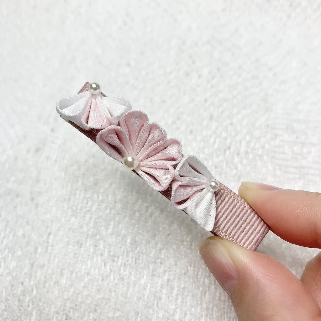 つまみ細工のヘアクリップ桃