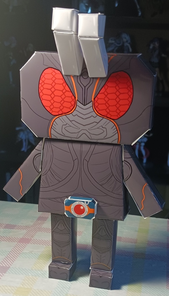 Kamen Rider Black Sun Papercraft Kit