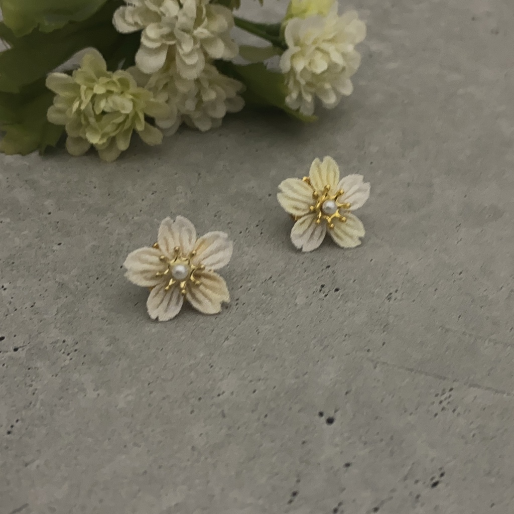 《新作 受注制作》つまみ細工 桜のシンプルタックピン *入学式 *卒業式 *推し活*推しカラー*プチギフト*普段使い*母の日プレゼント*男性にも