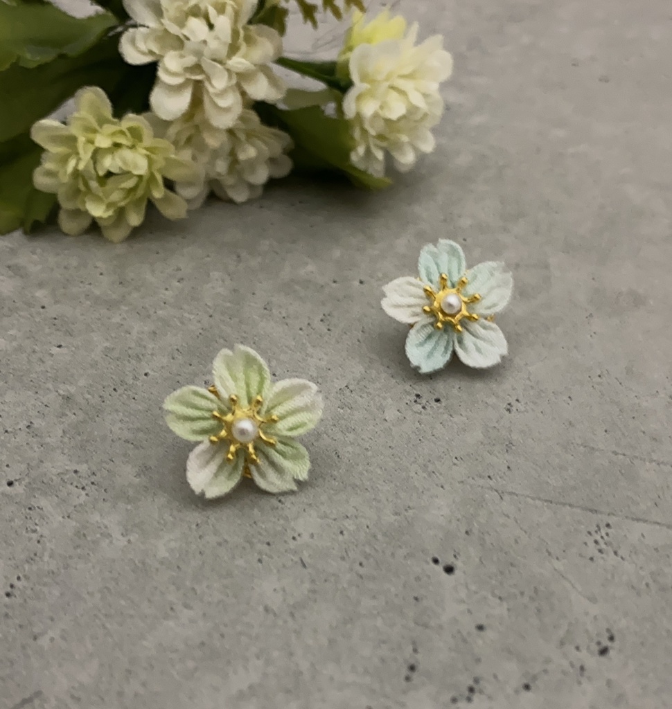 《新作 受注制作》つまみ細工 桜のシンプルタックピン *入学式 *卒業式 *推し活*推しカラー*プチギフト*普段使い*母の日プレゼント*男性にも